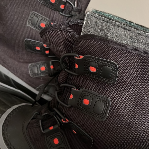 Sorel Caribou Snowboots Men’s Size 10 - Picture 2 of 7